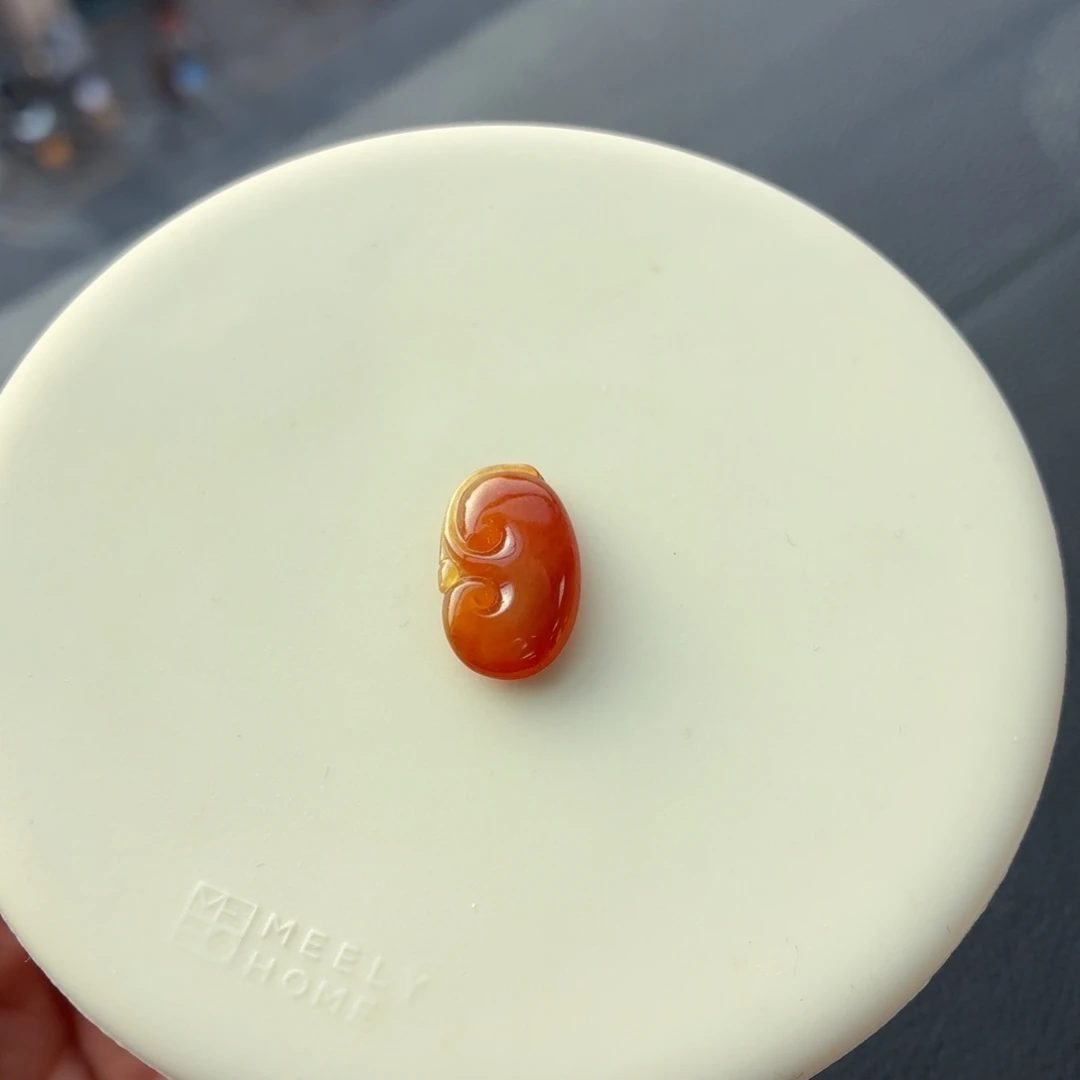 定制翡翠未镶嵌如意