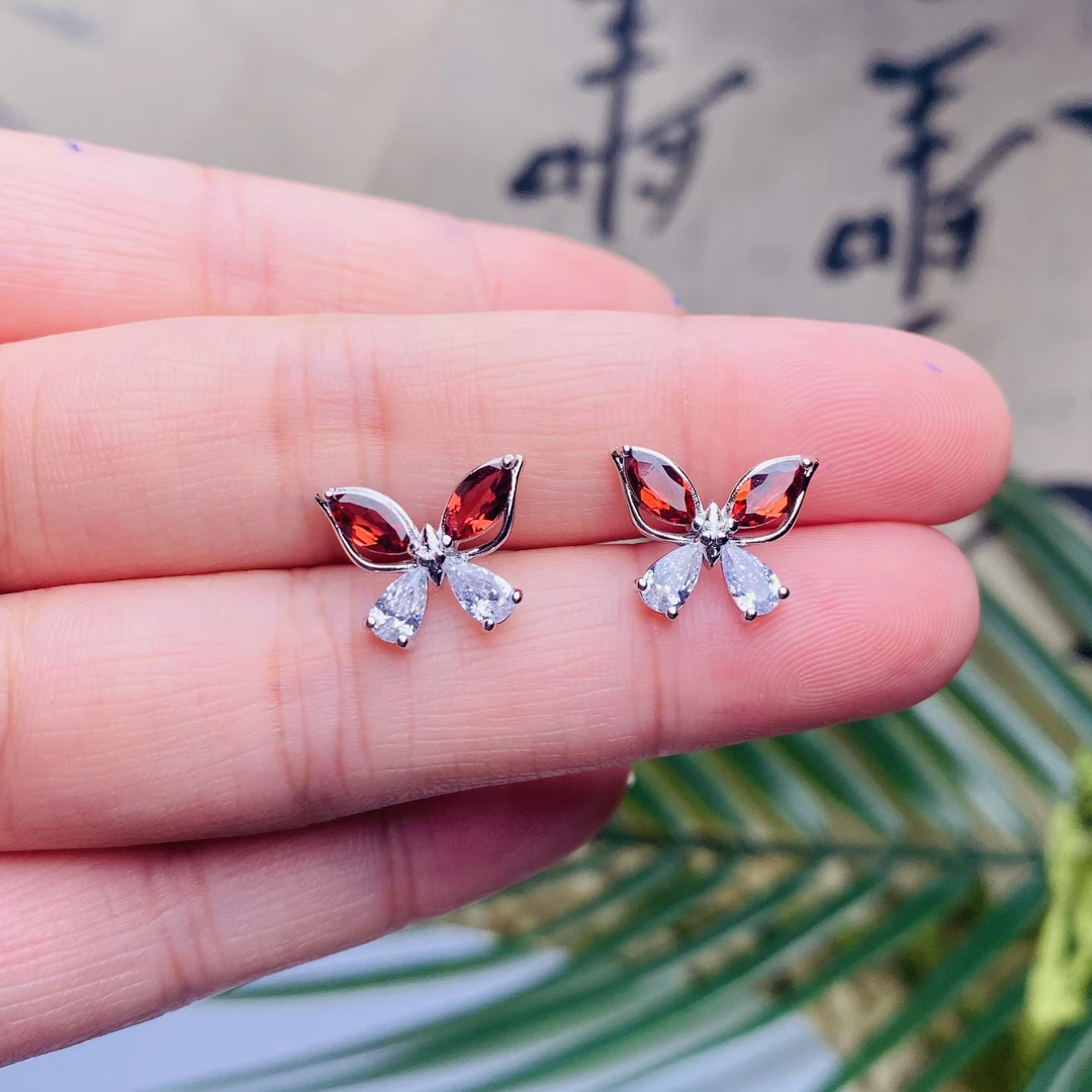 纯天然石榴石耳钉 谁戴谁精致的酒醉蝴蝶耳饰 S925银镶嵌梦幻蝴蝶