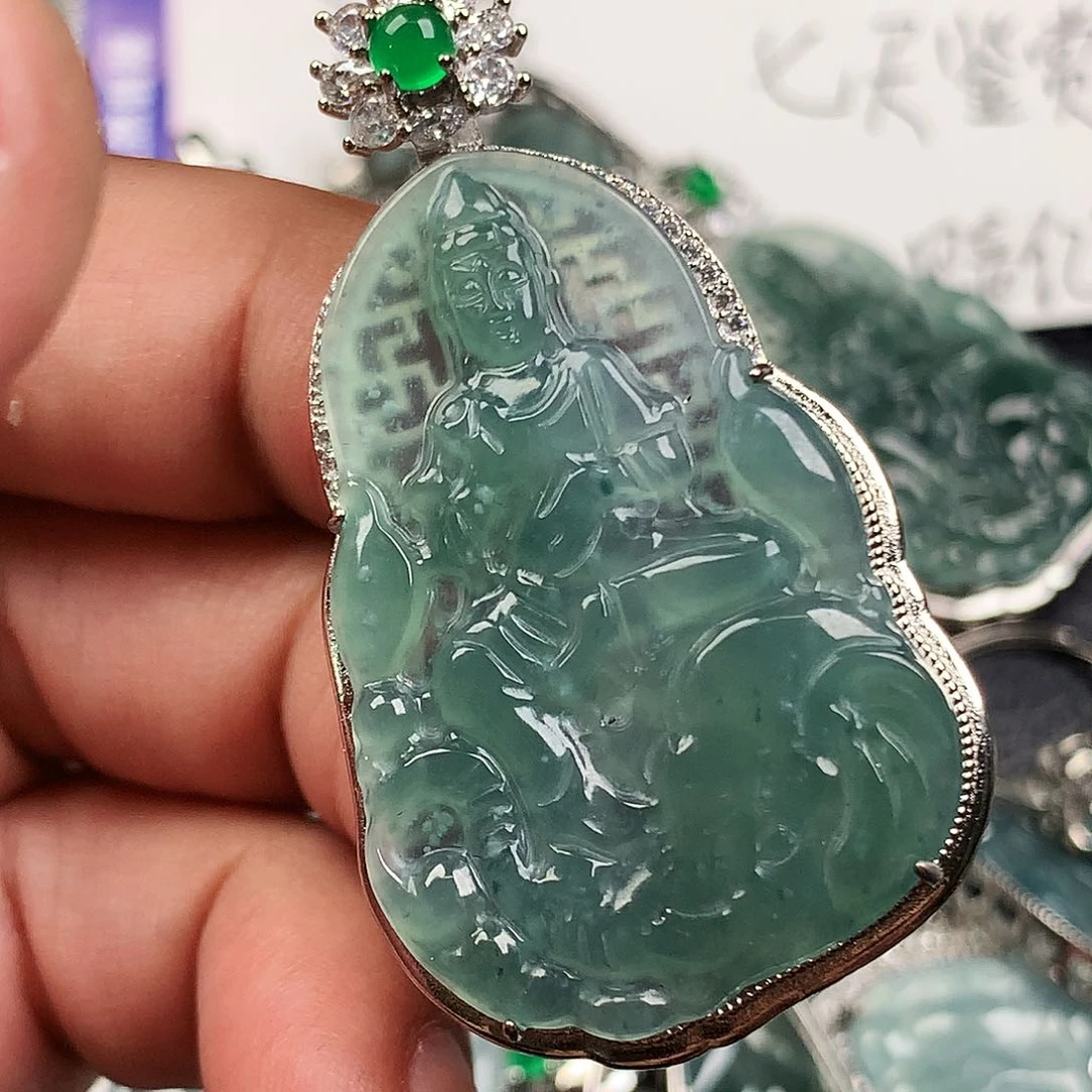翡翠未镶嵌颈饰普贤