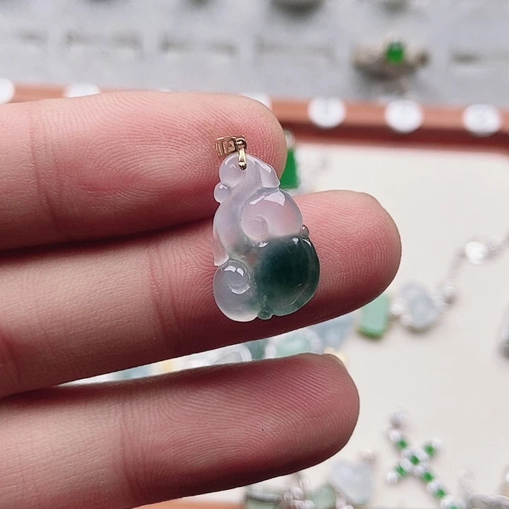 翡翠18K金镶嵌颈饰