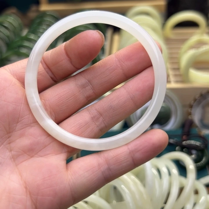 和田玉手镯未镶嵌58.7圈围0070