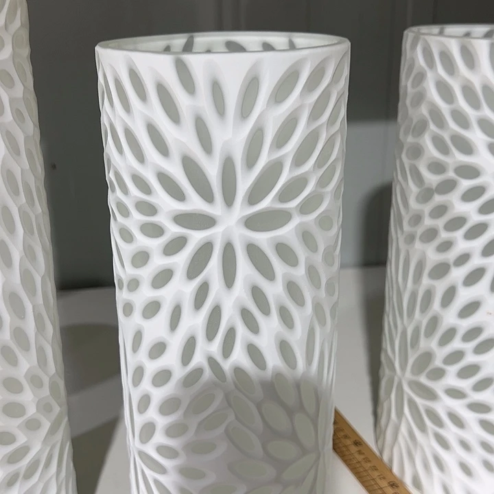 白瓷磨刻太阳花花瓶花器高30口11