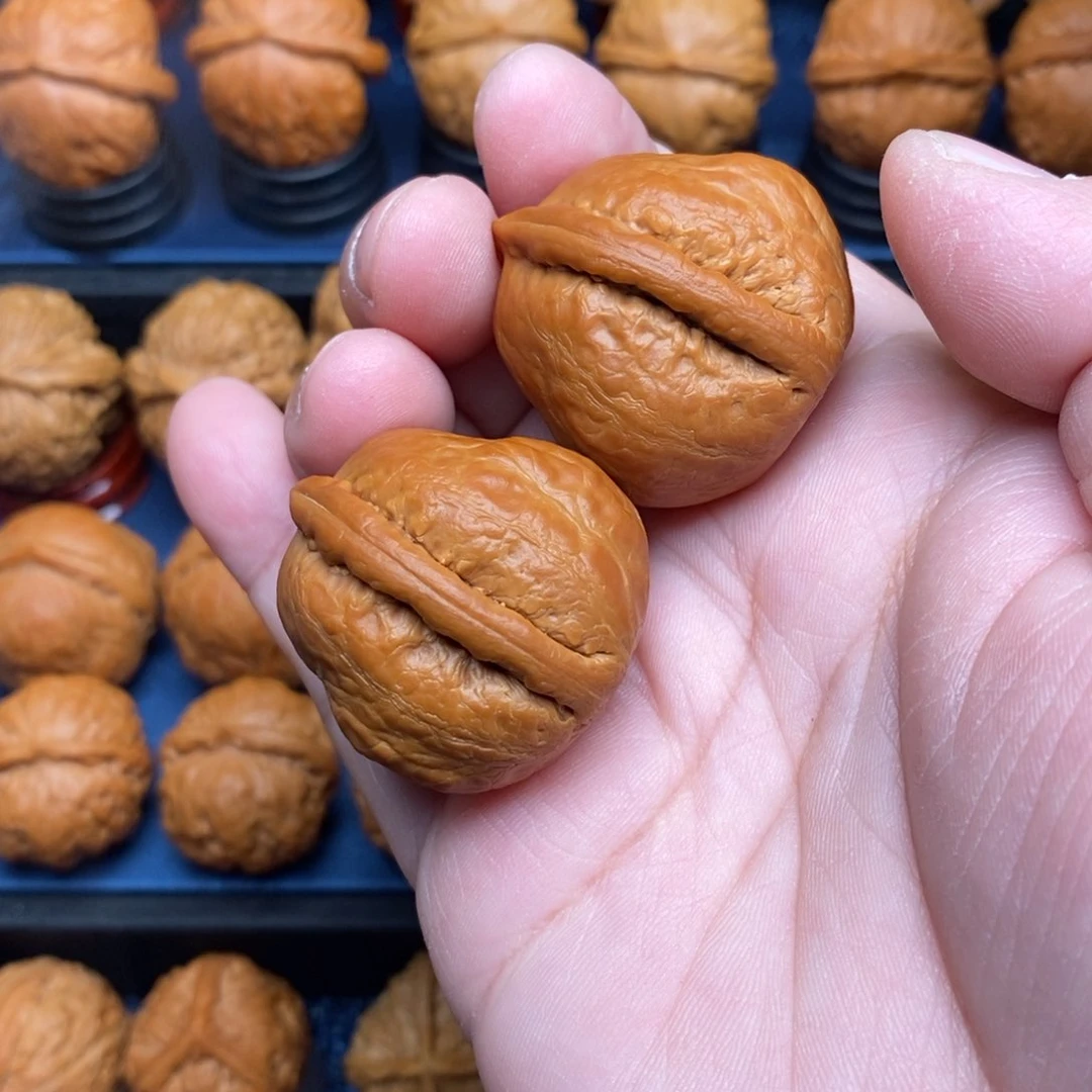 文玩核桃把件行*箱手捻