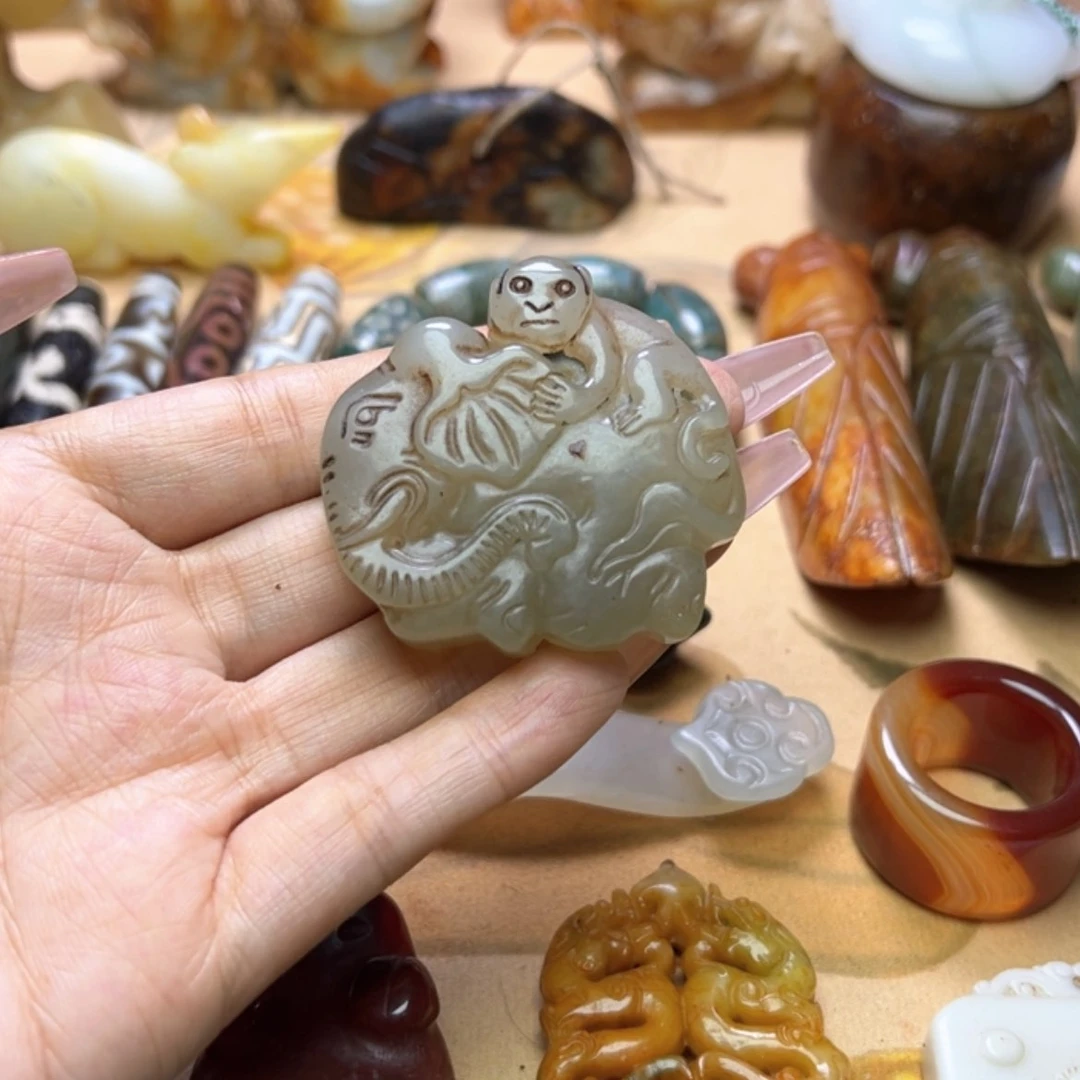 【闪购商品】蛇纹石玉颈饰未镶嵌