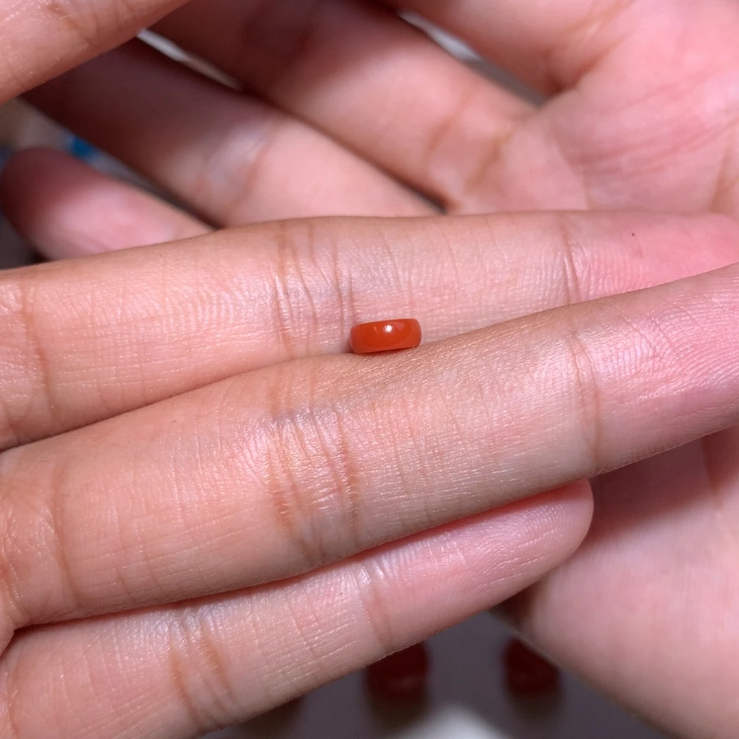 隨***x南红玛瑙未镶嵌隔片6×2.3微白纹