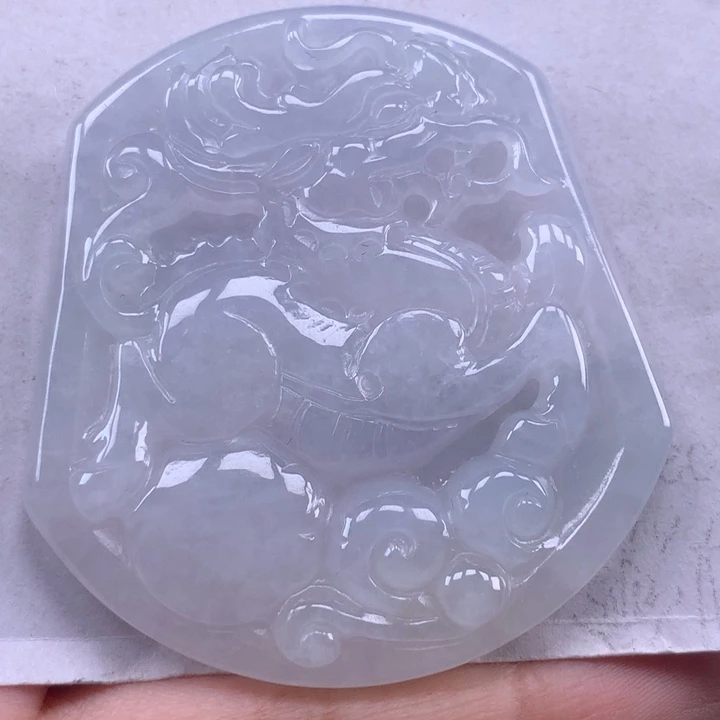 颈饰未镶嵌翡翠麒麟牌吊坠
