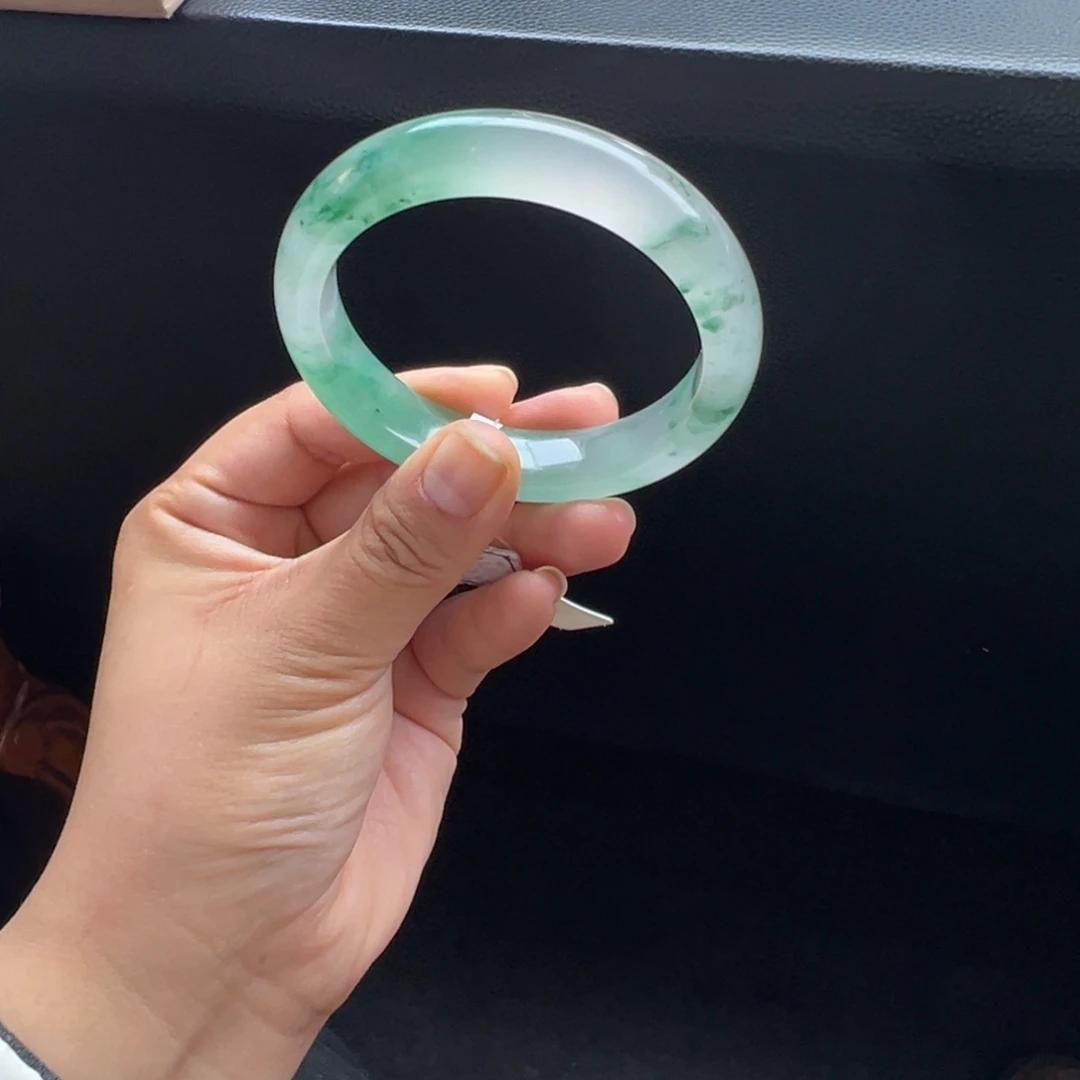 微****石英质玉未镶嵌手镯非洲翠5657