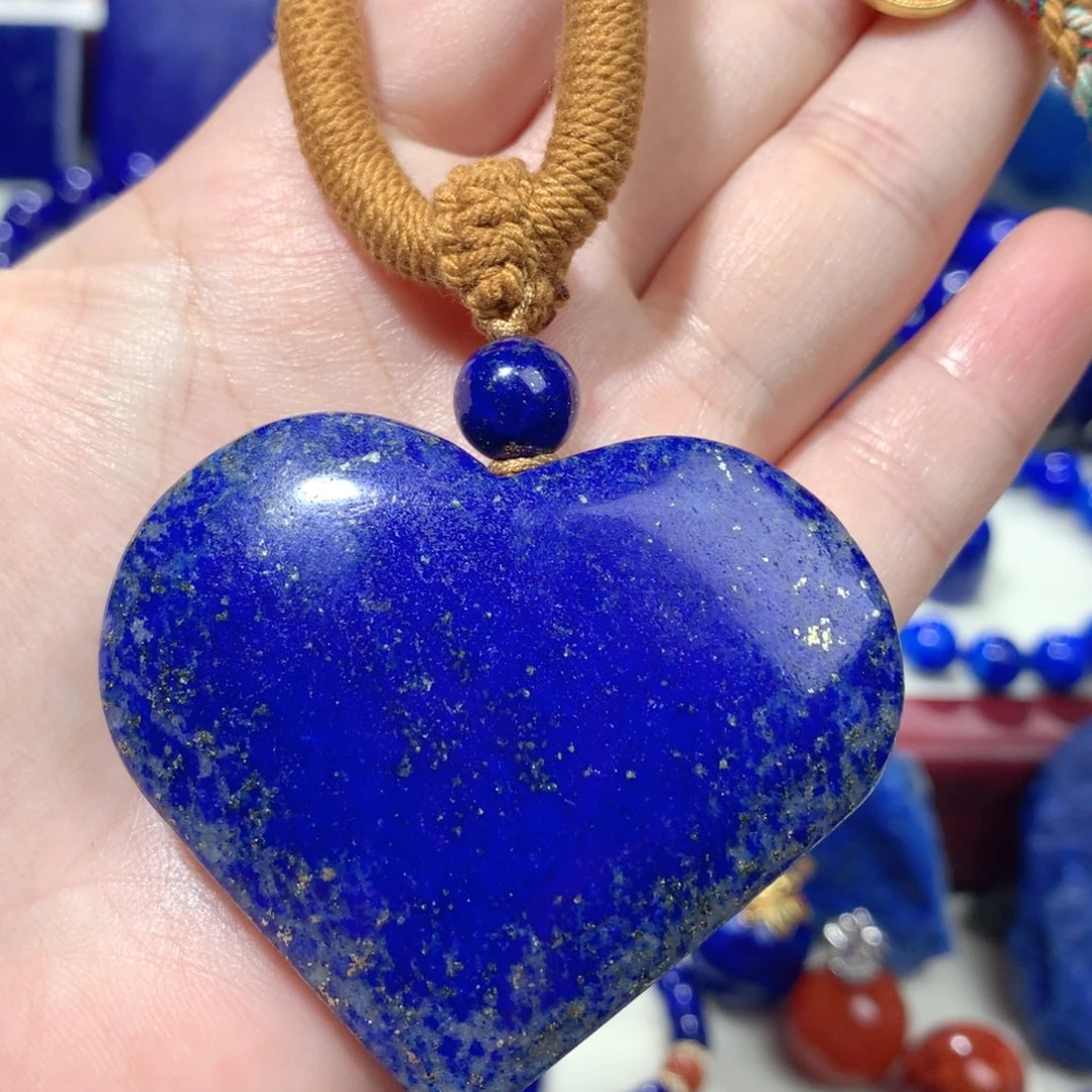 青金石未镶嵌挂件