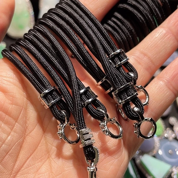 翡翠未镶嵌颈饰宝贝