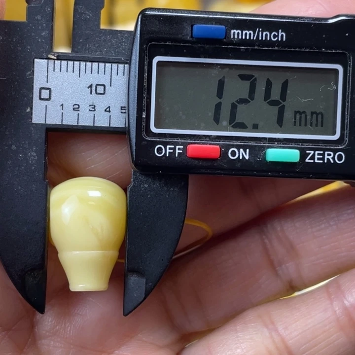 蜜蜡未镶嵌裸石36杂