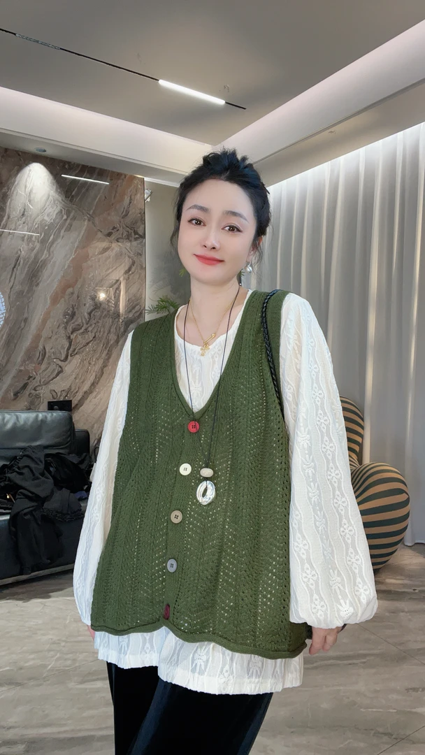 【冲姐】秋款上新撞色纽扣纯色百搭时髦设计感叠穿宽松针织无袖马甲
