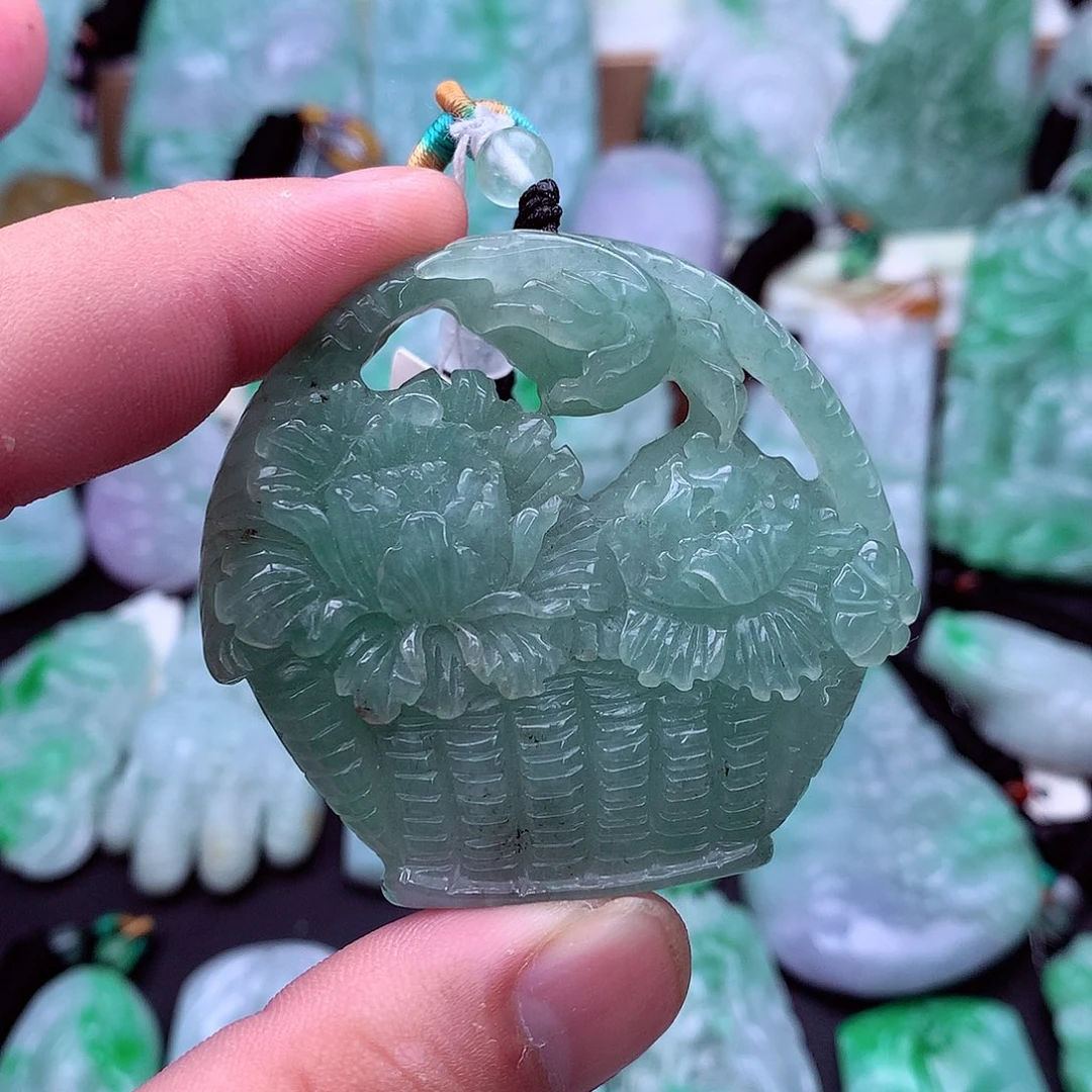 吊坠(不含链)未镶嵌翡翠