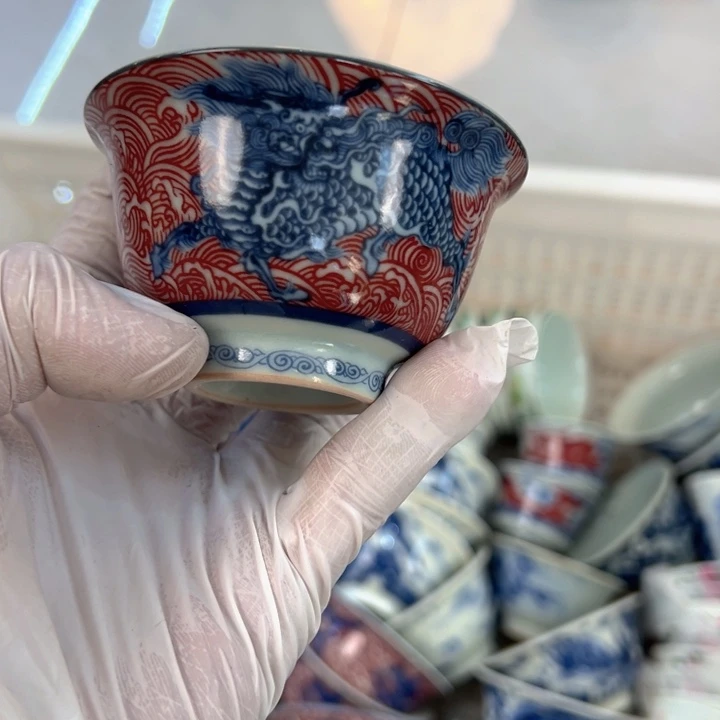 瓷片白青花釉里红麒麟踏浪压手杯主人杯