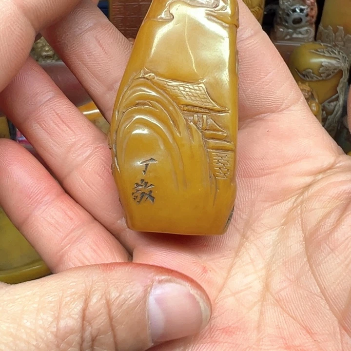 东****昌化石印石寿山石雕刻工艺精湛