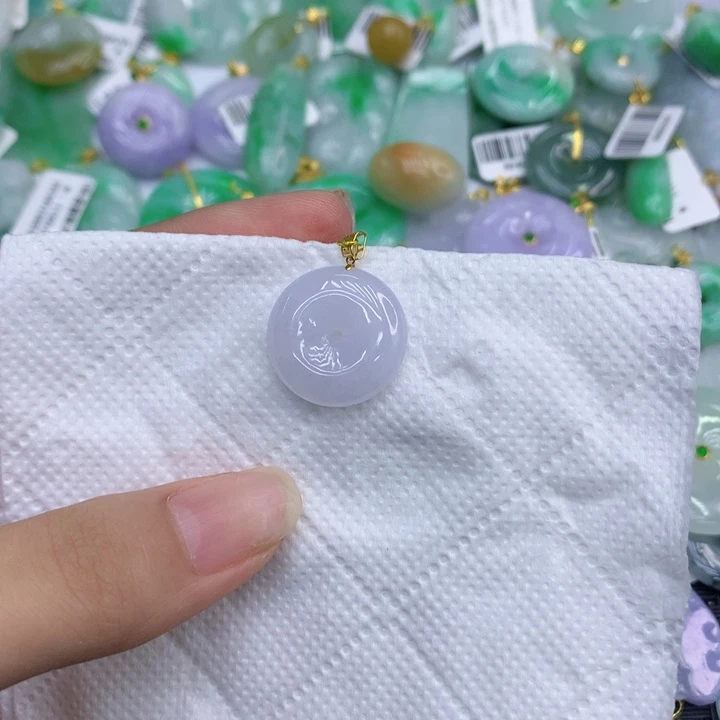 翡翠18K金镶嵌颈饰1111111111111