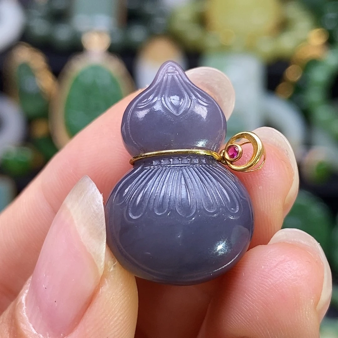 和田玉18K金镶嵌颈饰