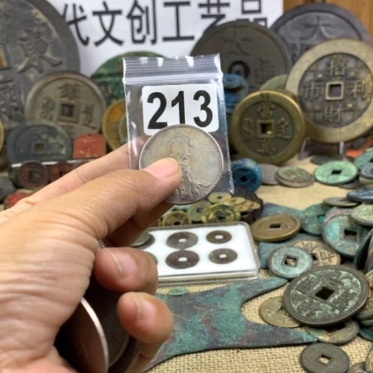 老***人铜现代文创工艺品