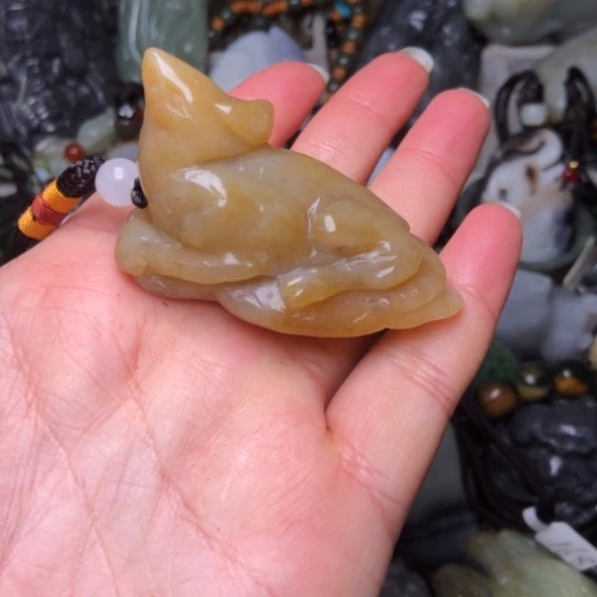 和田玉未镶嵌把件