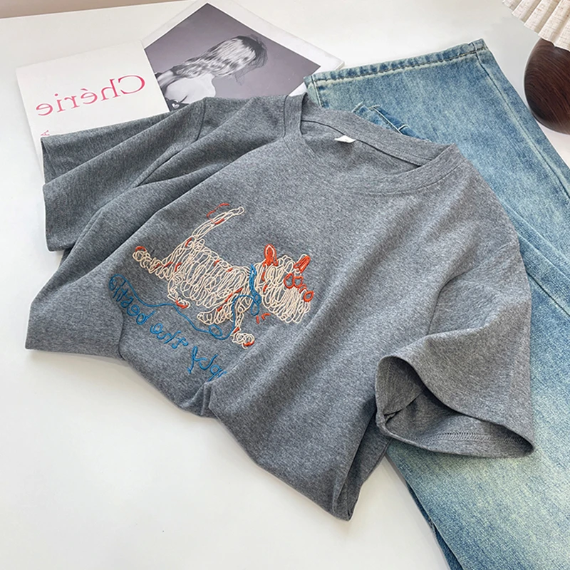 2025年夏季休闲百搭上衣服线条小狗刺绣短袖T恤衫舒适棉感女装潮