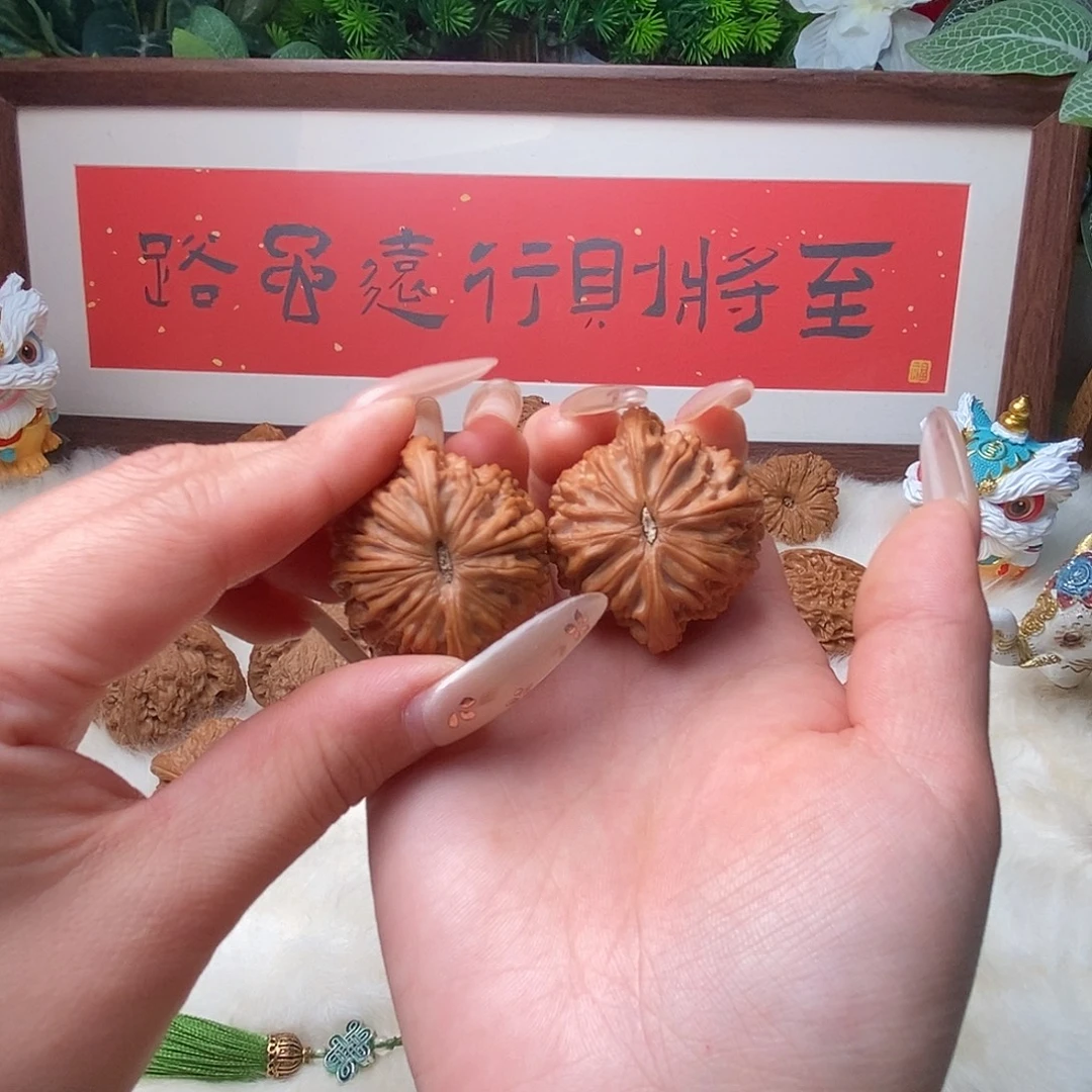 吉***心文玩核桃把件正磨……