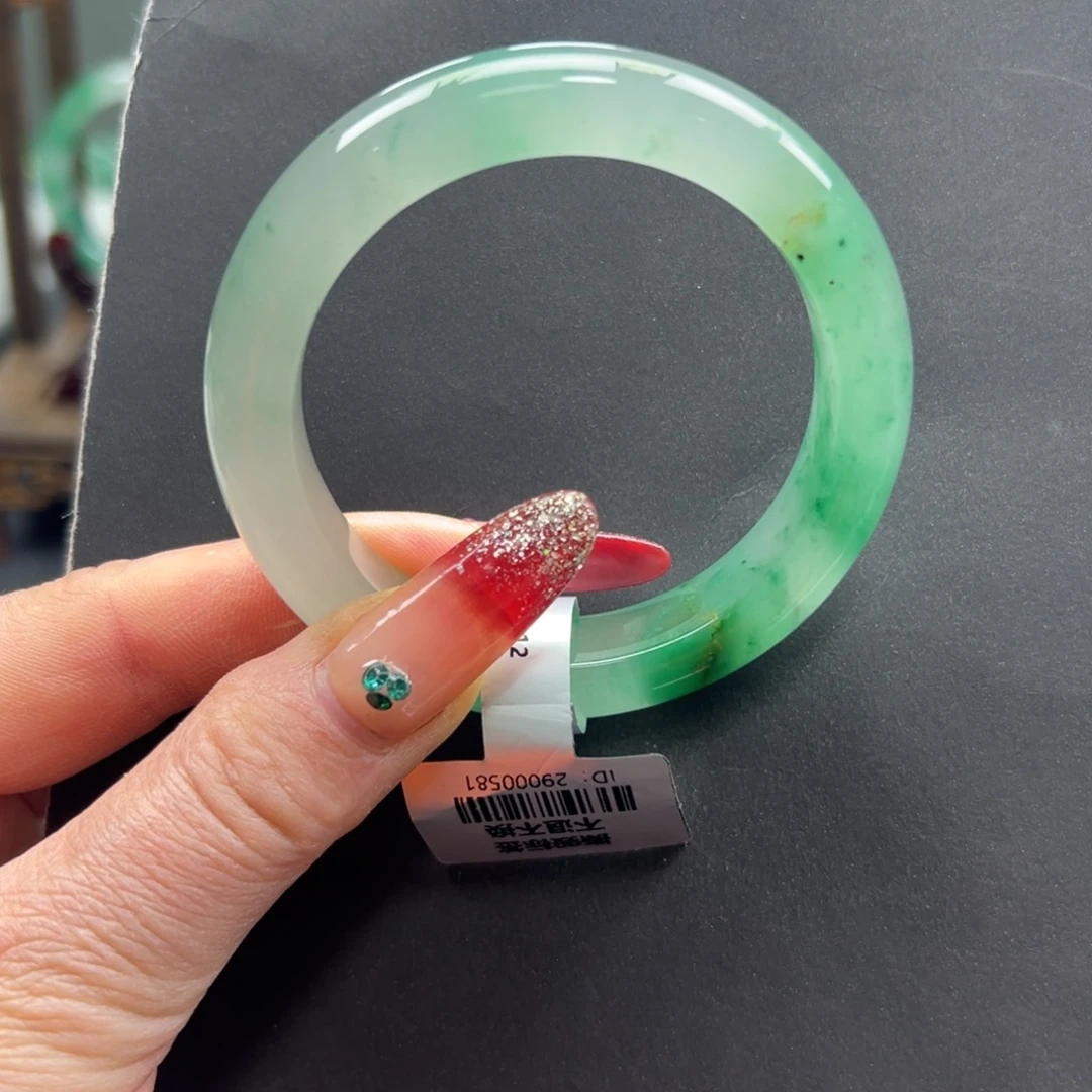 石英质玉未镶嵌手镯秀56