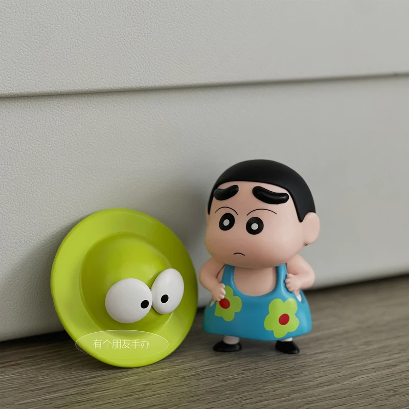 掐腰青蛙帽小新 可爱类型礼物家居手办桌面摆件