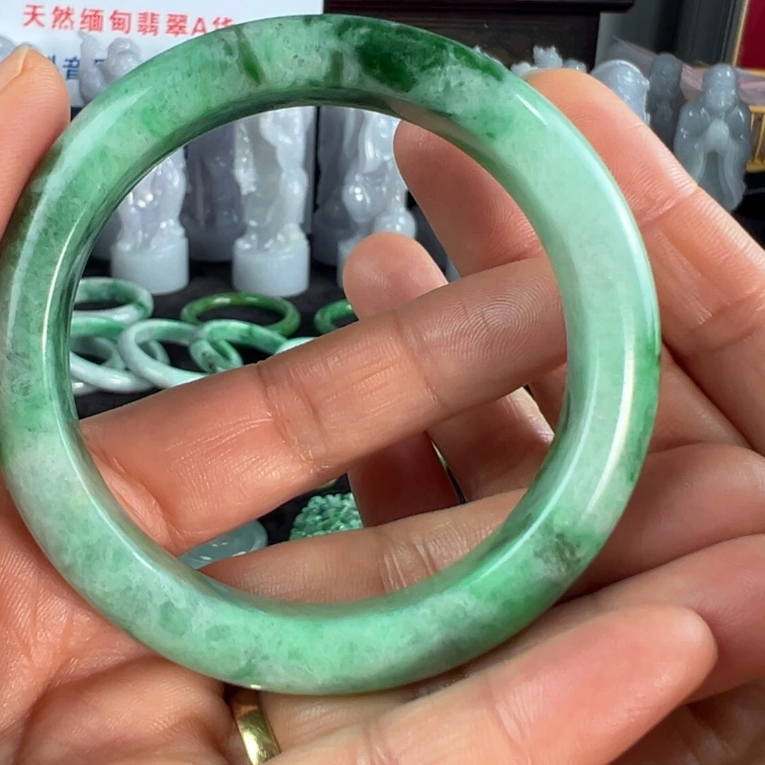 开***心翡翠未镶嵌项圈天然翡翠镯子