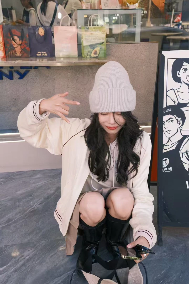 元舒希潮流慵懒风字母秋季棒球服