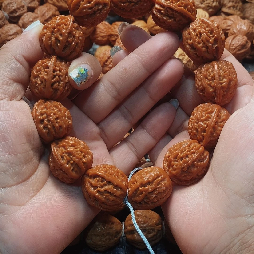 文玩核桃吊坠荔枝纹