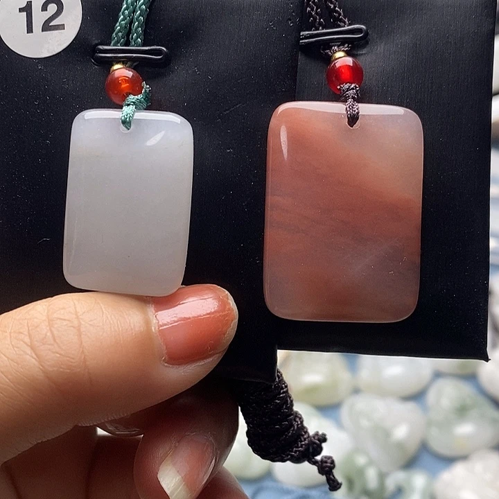 翡翠未镶嵌颈饰薄**冰