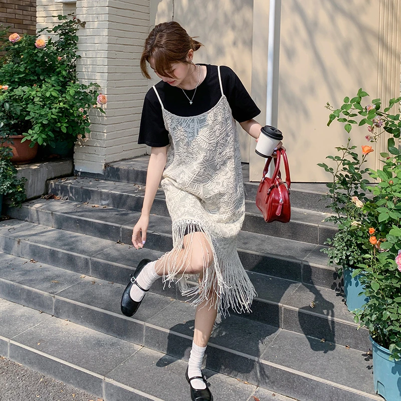 今年流行蕾丝流苏吊带裙套装女夏新款小个子显瘦黑色T恤裙两件套