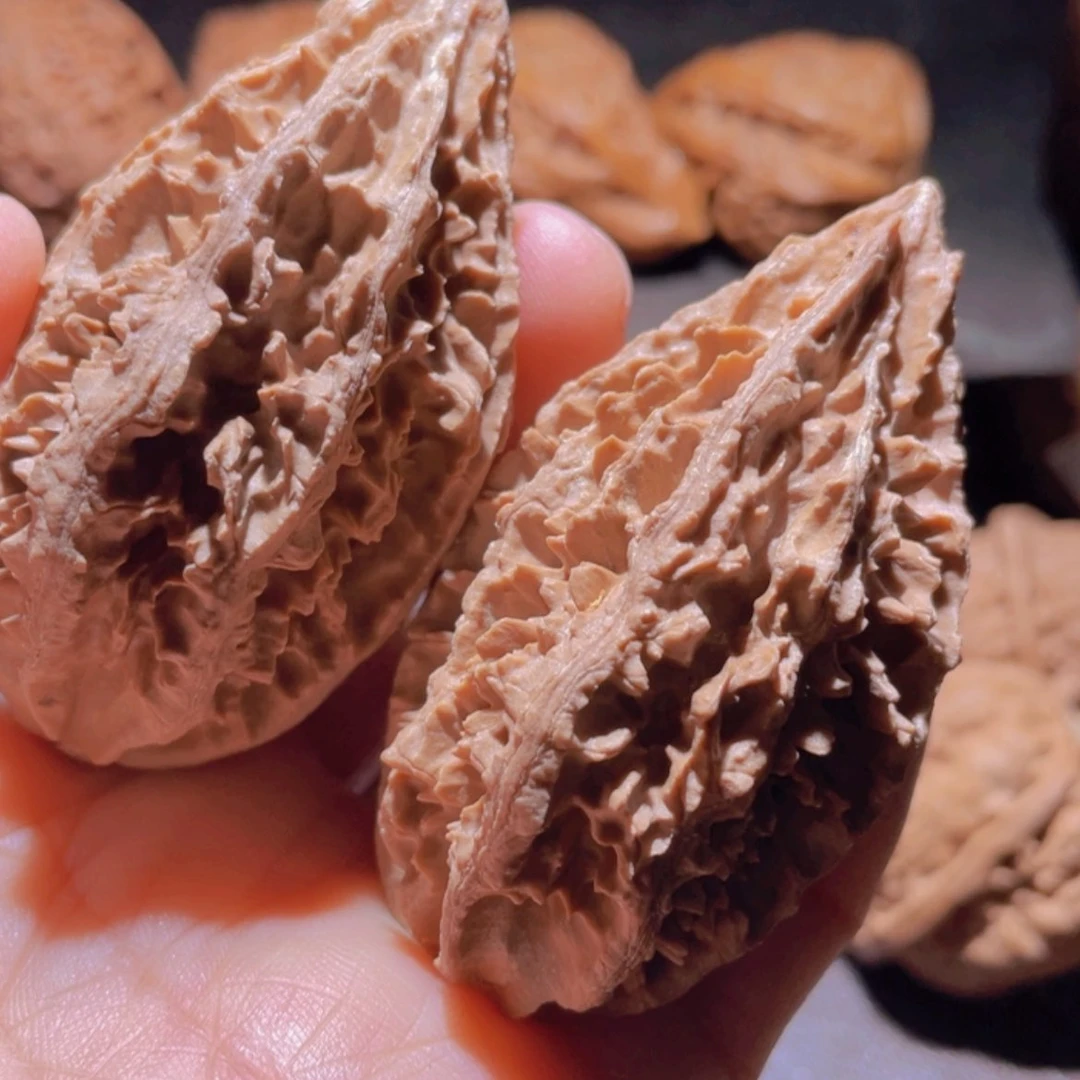 【闪购商品】文玩核桃把件东北楸子54