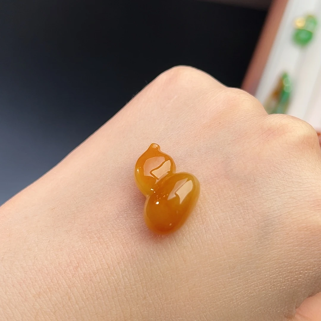 翡翠未镶嵌颈饰黄翡葫芦