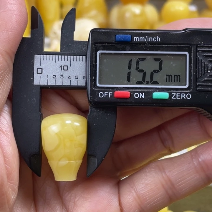 爱***食蜜蜡未镶嵌裸石40