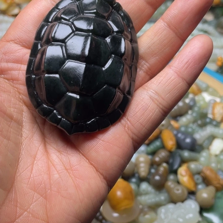 和田玉未镶嵌珠宝半成品