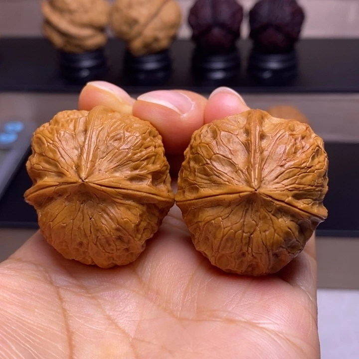 文玩核桃把件玉面三楞13