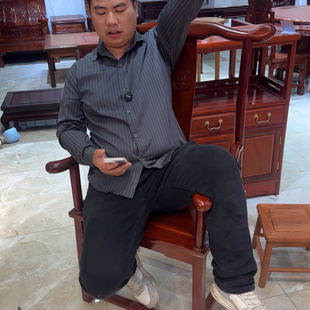花梨木类家具主人椅