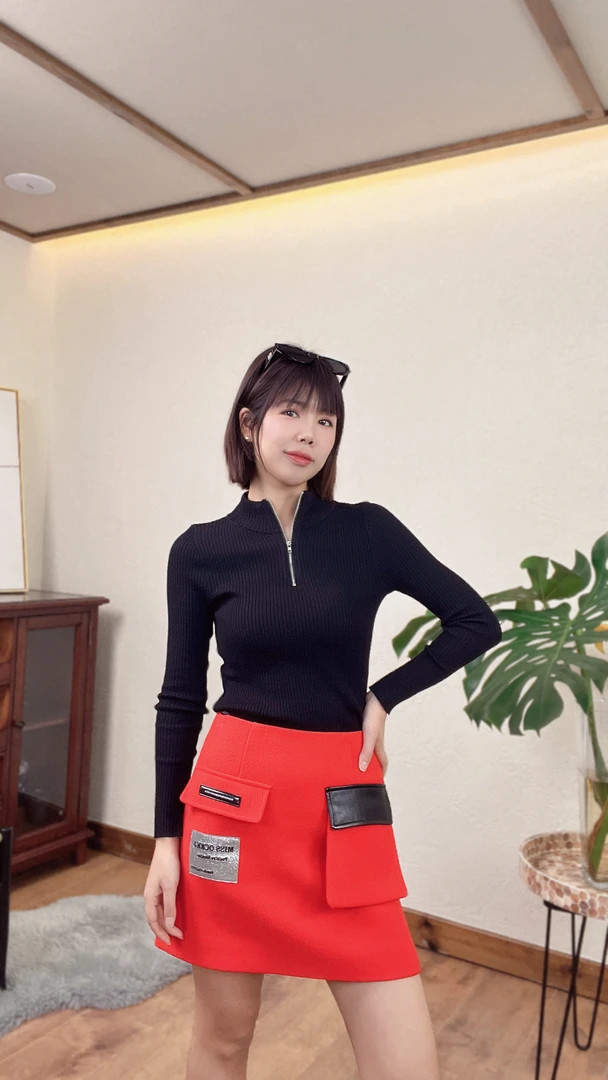 OCKKJ 立领修身型法式长袖黑色针织衫 SSSQM066