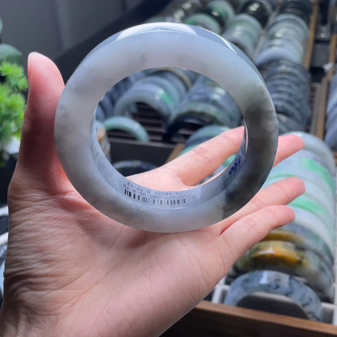 定制翡翠未镶嵌翡翠手镯