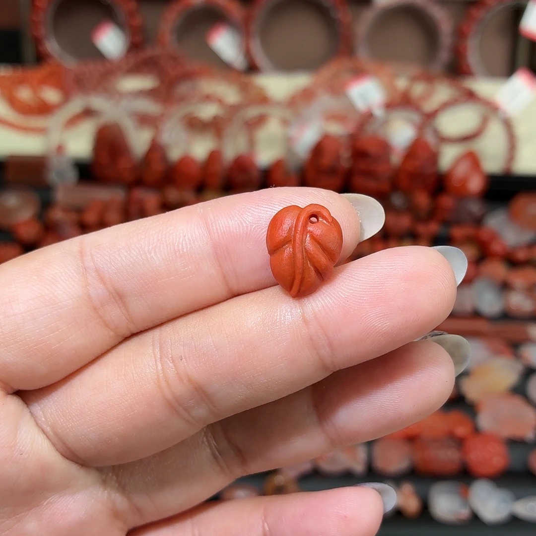 南红玛瑙未镶嵌颈饰金枝玉叶吊坠孔