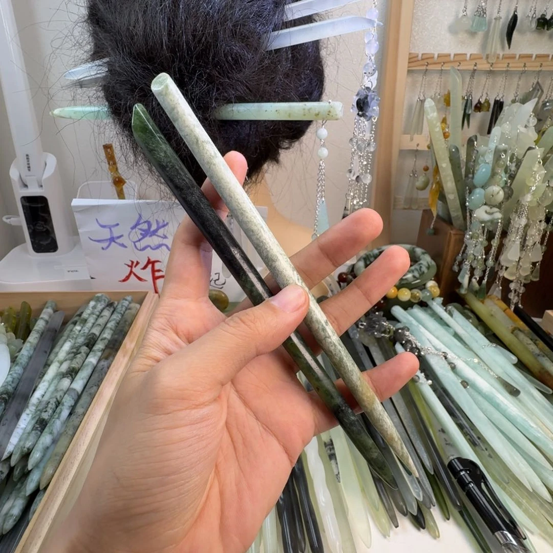 蛇纹石玉未镶嵌发饰9.9，2两，默认微瑕