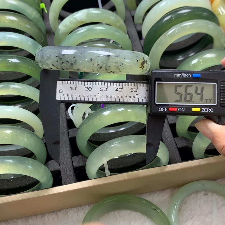 未镶嵌蛇纹石玉手镯32