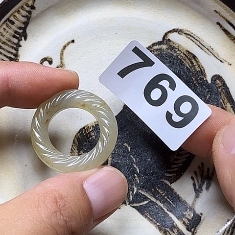 鱼***)瓷片瓷器制作过程是根据不同种类