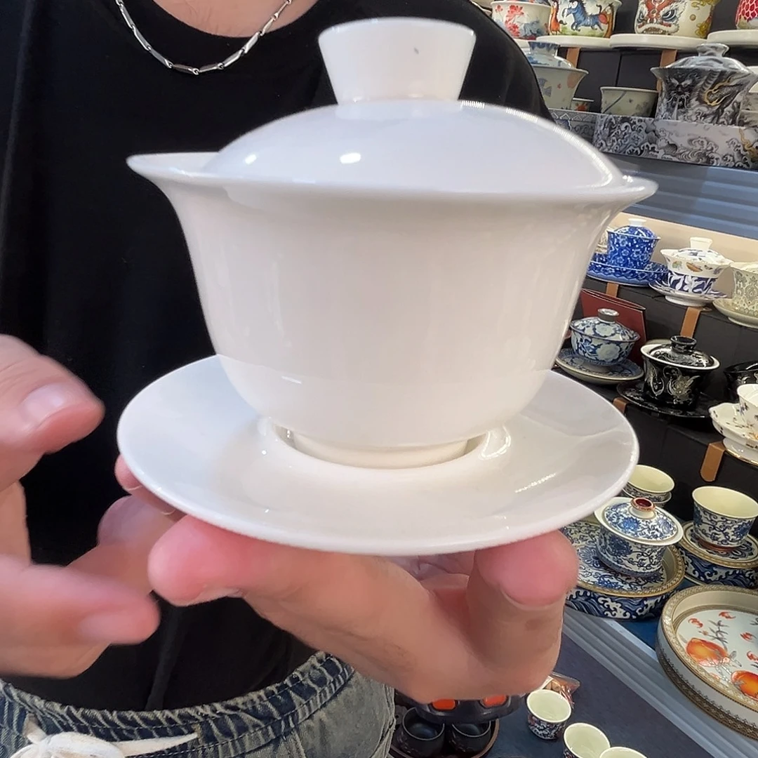 这些盖碗很漂亮！！！