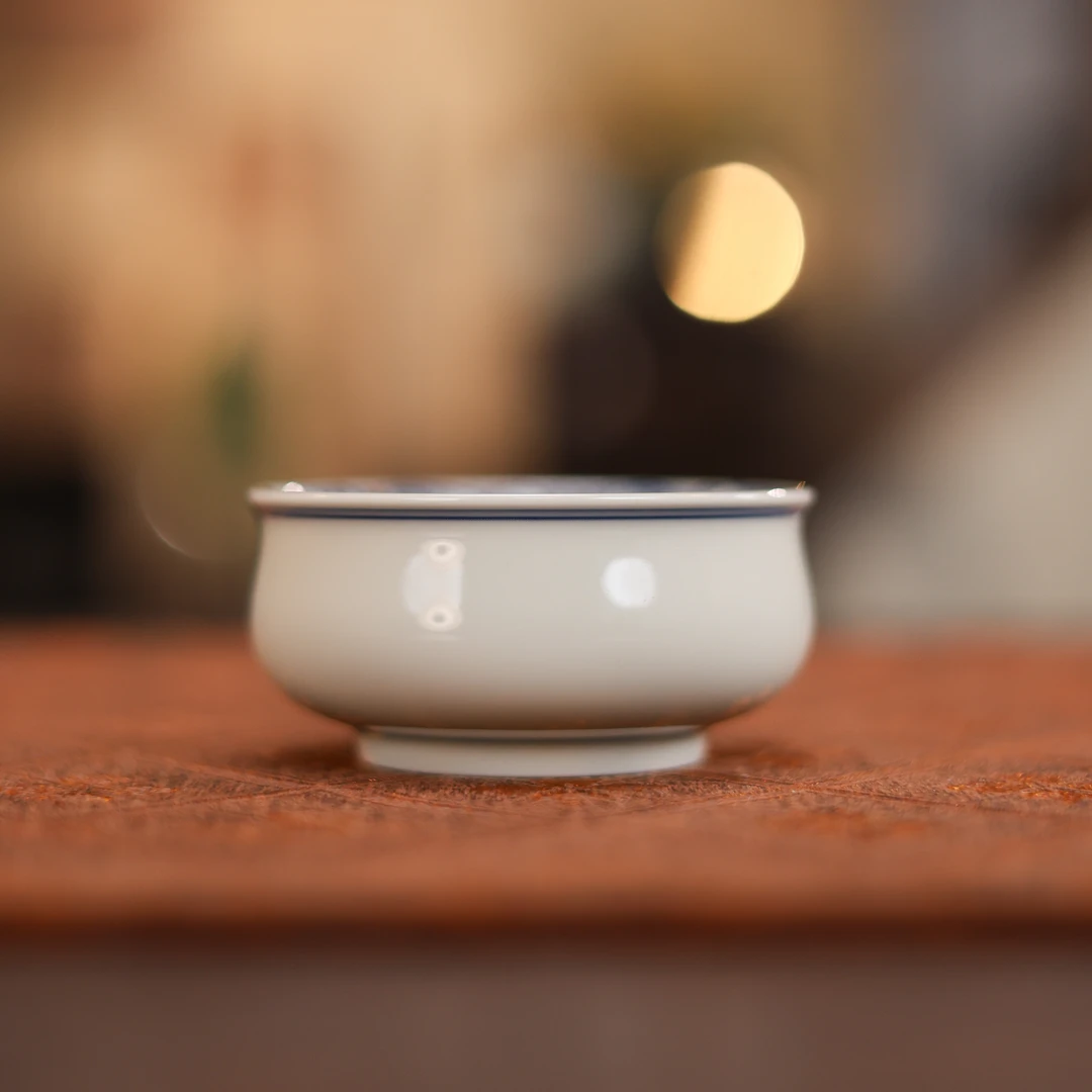 【汪汪茶器】立勤堂釉里金鱼藻炉式杯(新)（YLJ-B-284）