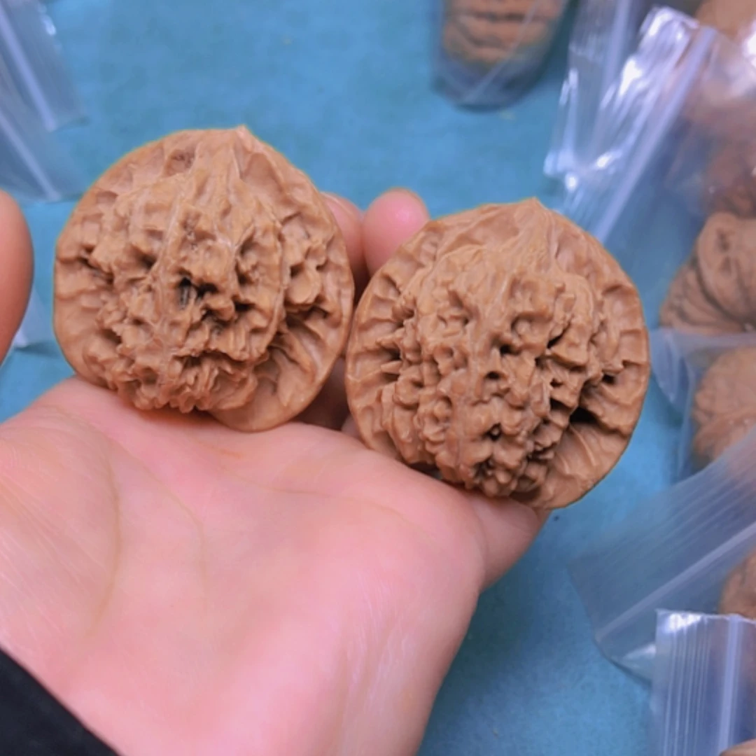 【闪购商品】摆件核桃42乾隆纹有修