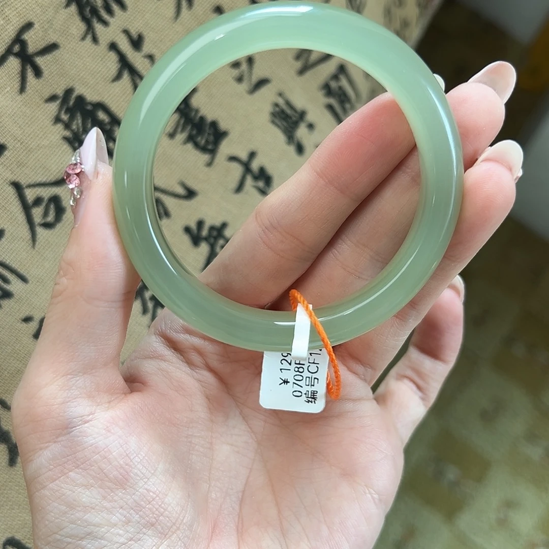 和田玉手镯未镶嵌高冰晴水绿 起荧光54