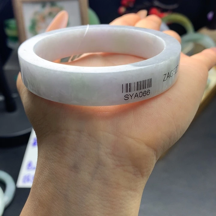 定制翡翠未镶嵌手镯1.