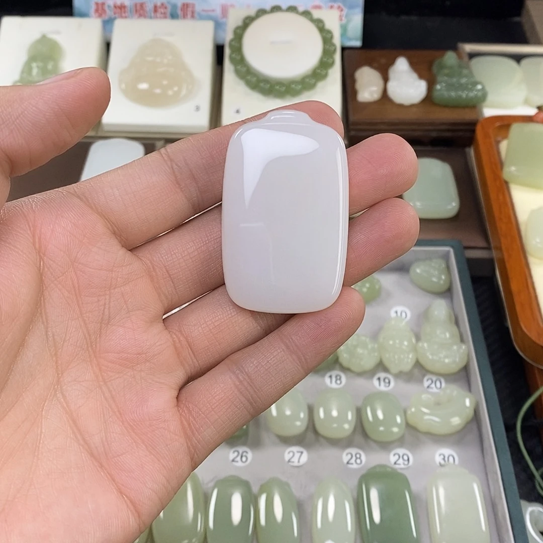 鱼****和田玉未镶嵌颈饰