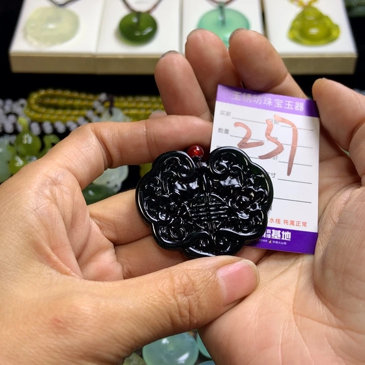 【闪购商品】蛇纹石玉未镶嵌颈饰之*